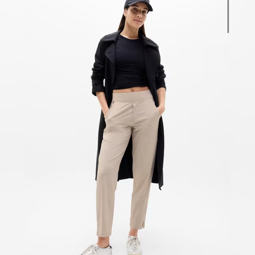 EUC Athleta Brooklyn Ankle Pant cream size 10/P